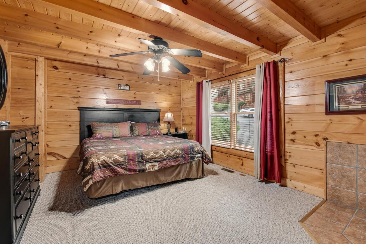 Lumberjack Rack * Sevierville